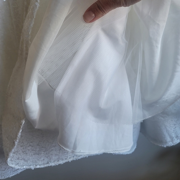 Mac Duggal, Sequined Cut Out Shoulder Skater Dress, Whit Sequins, Size‎ 6, NWT - Picture 11 of 15